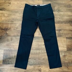 Banana Republic Fulton Chino in Navy, Size 31x30